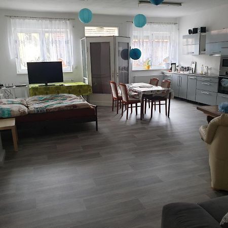 Einraum-Ferienwohnung 46M2 Eisenhuettenstadt-Diehlo Eksteriør billede